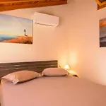 Gargadoros House