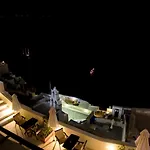 Caldera Cliff Suites