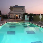 Sun Maris Studios