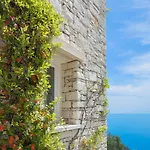 Paleopetres Blanche - Private Pool - Sea Views - Nissaki - North East Coast -