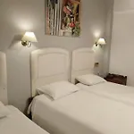Kouros Hotel