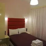 Spiros Rooms