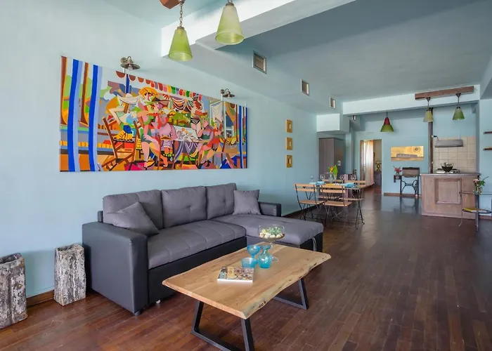 Out Of The Blue Apartment