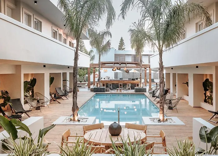 More Meni Residence & Suites