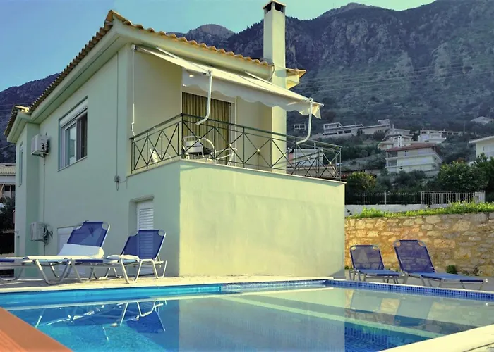 Semiramis Suites With Pool