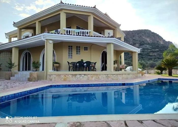 Achilles Apartment