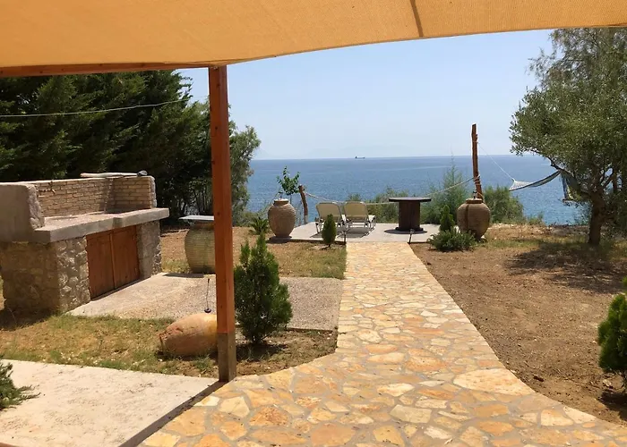 Seafront Studio With Direct Beach Access