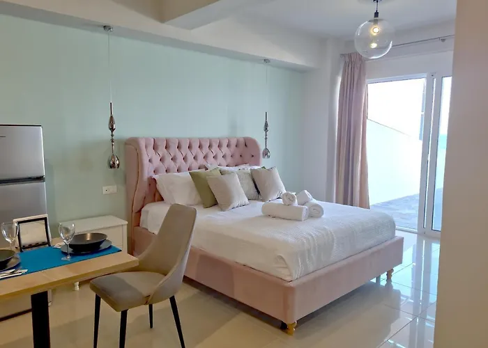 Epipleon Luxury Suites -106- Δωμάτιο 40Τμ Με Βεράντα 45Τμ Μπροστά Στην Θάλασσα