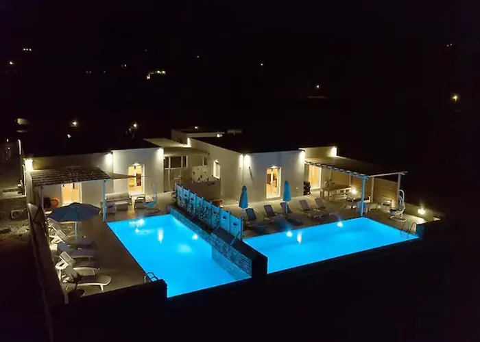 Cycladic Breeze Villas