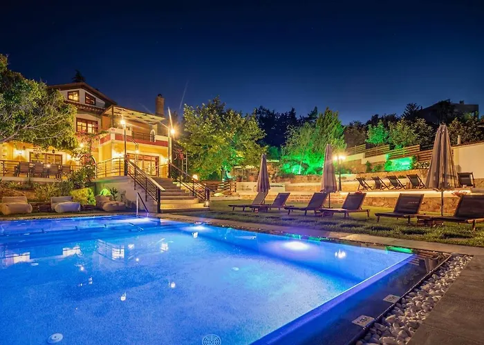 Villa Staras - With Private Heated Pool & Jacuzzi