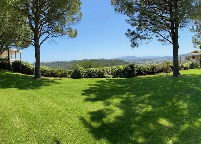 Nostrana Village Apartments