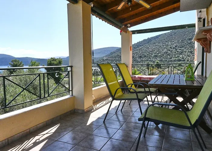 Pavlos\' Cottage With Beach View
