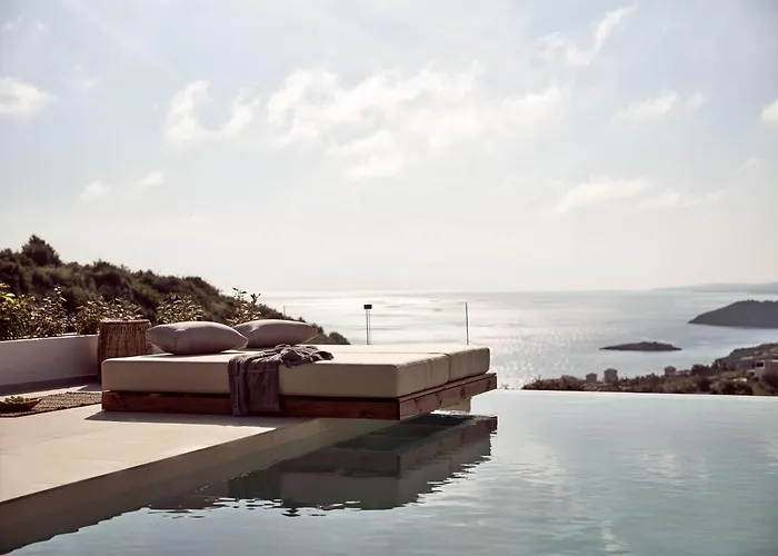 The Sall Suites Complex A - Iconic Sea Views, By Zantewize