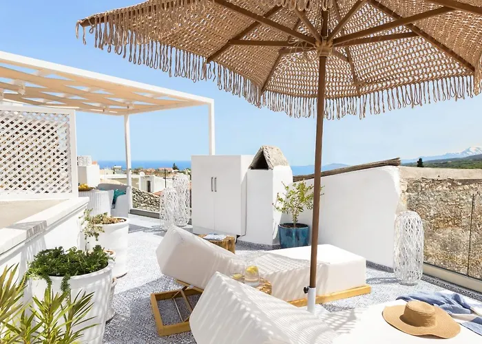 Stema Residence, With Panoramic View, Roof Garden & Jacuzzi!