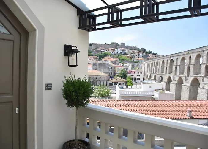 Plinthos Residence
