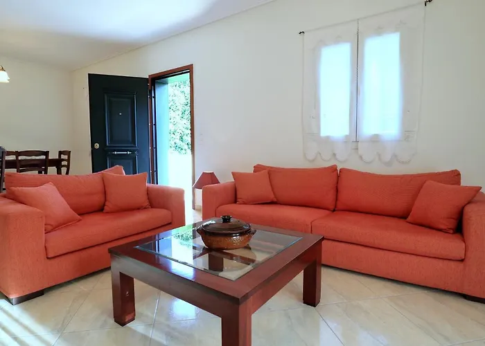 Gloria\'S House