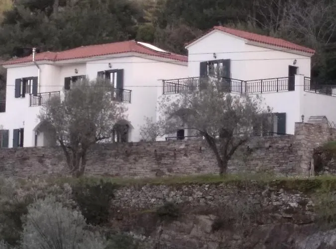 Eri Rooms To Let
