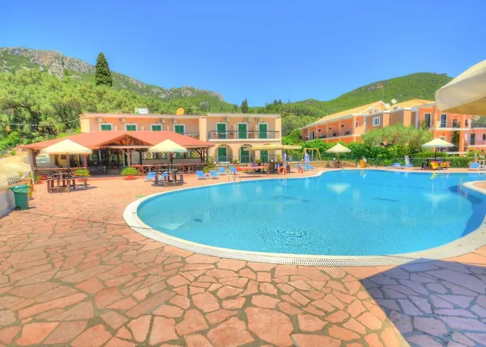 Mermaid Pool Studios And Bar