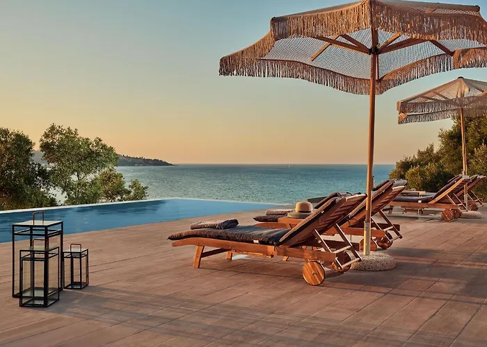 Althea Lavish Estate - Villa & Suite