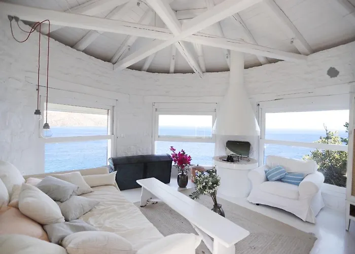 Villa Aiolos: Above The Sea, Within Agios Nikolaos