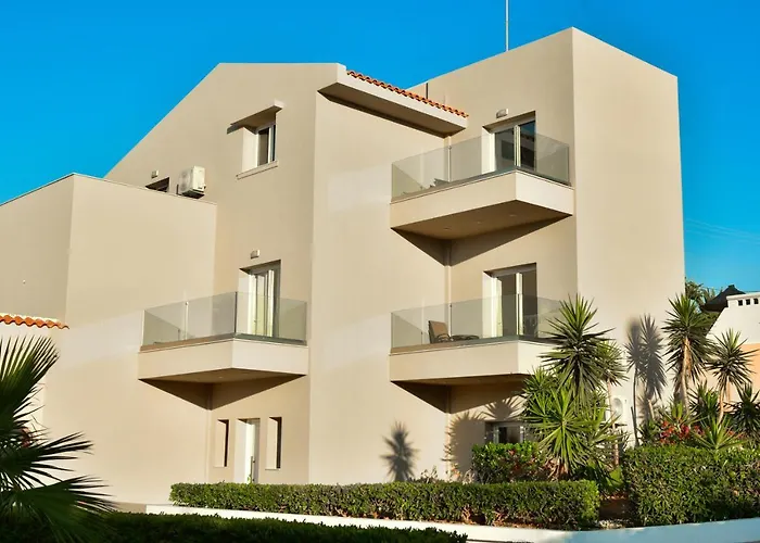 Golden Dream Apartments