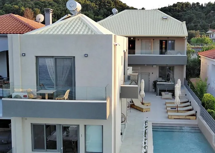 Theros Suites