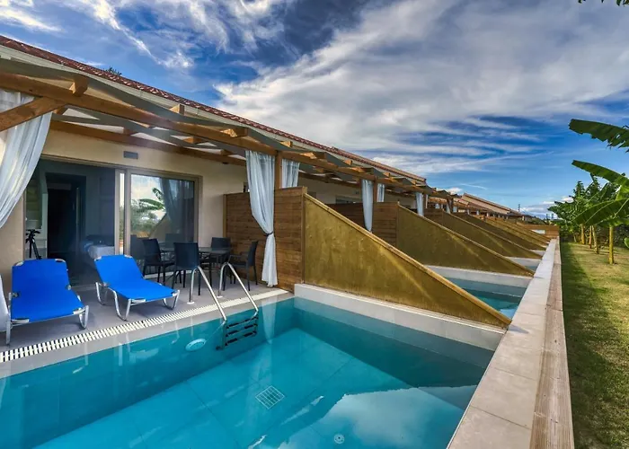 Kozanos Suites With Private Pool