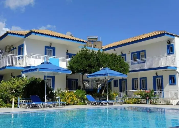 Blue White Apartments - Kefallonia Poolside Retreats