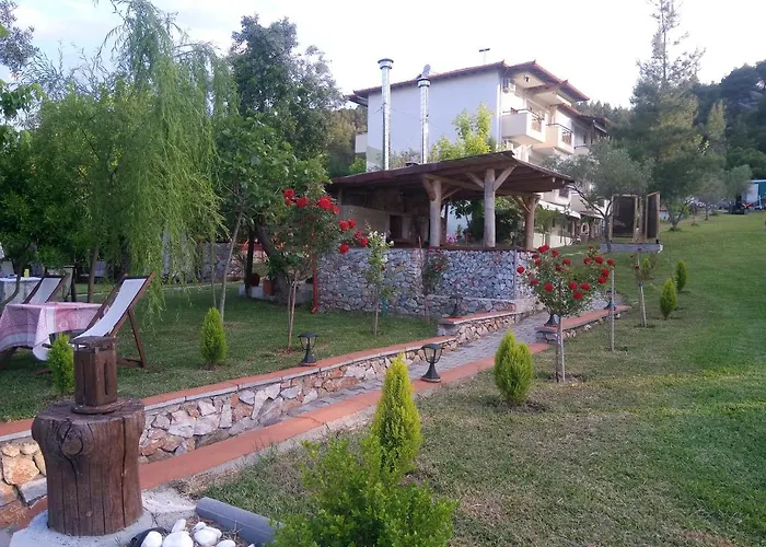Nikos Apartments