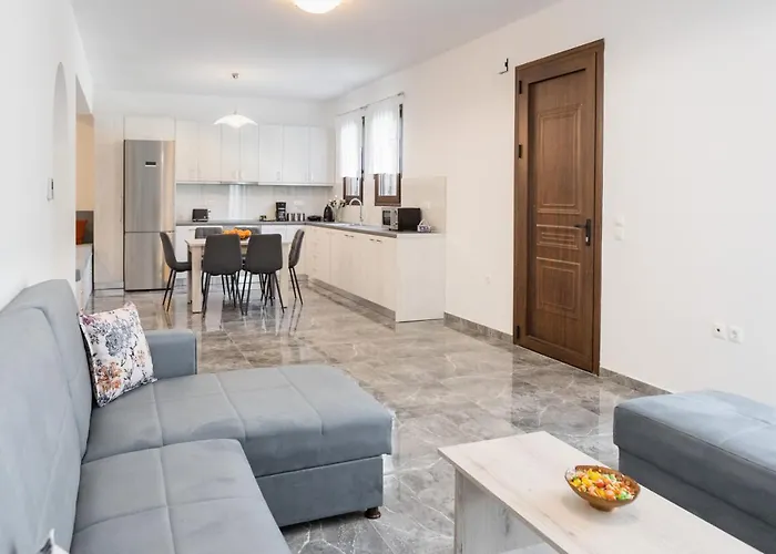 Kastrena House