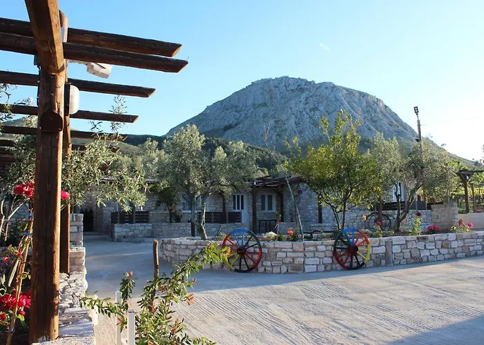 Acrocorinth Apartments