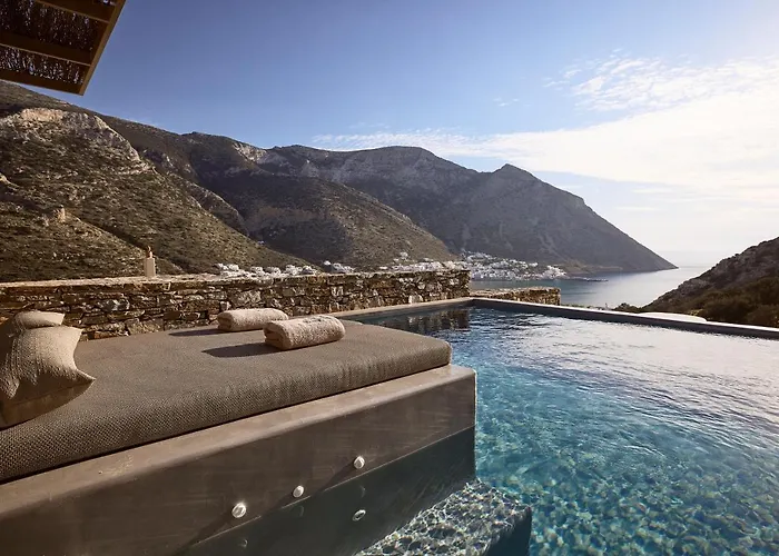 Apsila Pool Suites