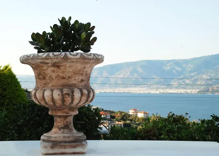 Evelina - Home With View