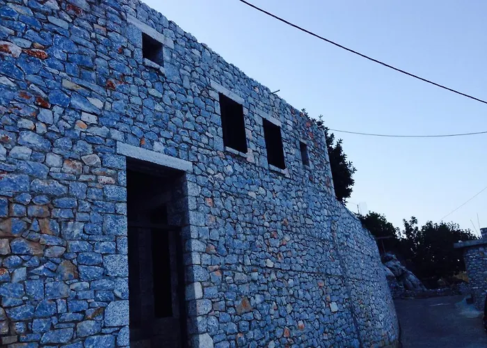 Shiro - Traditional Stone Villa