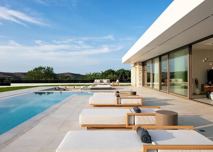 Cresto Iconic Villa, With Heated Spa Whirlpool, By Thinkvilla