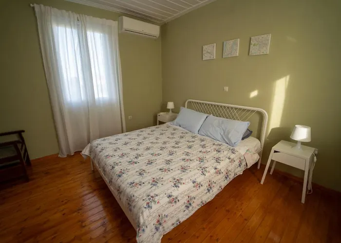 Lazarus Private House