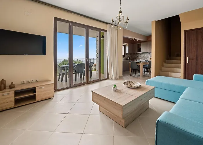 Lakis Residence