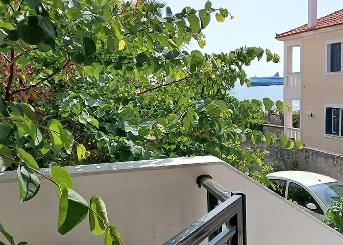 Garden Seaview Luxury Apartment