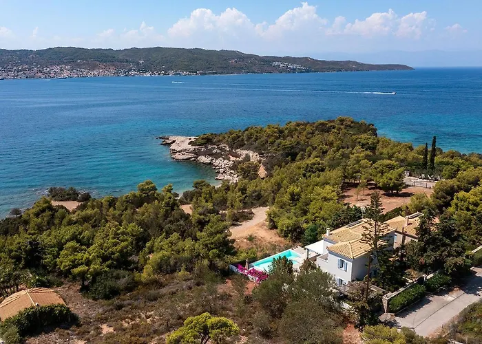 Beachfront Villa Coco