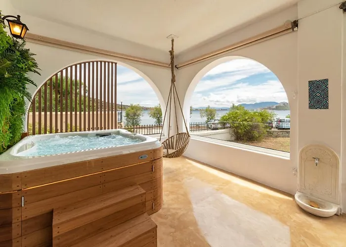 Faidon\'S Luxury House With Jacuzzi By Aegiankazarte