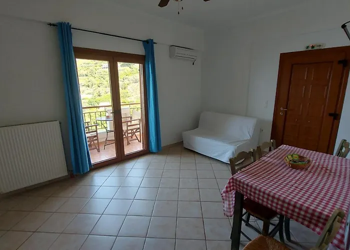 Anarrousa Studios & Apartments