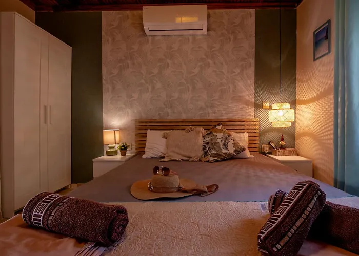 Omonia Beach House 2