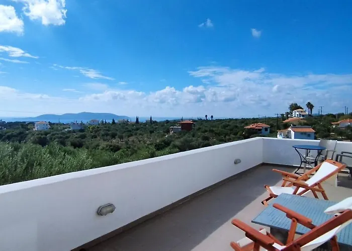 Liofyto - Stylish Villa With Views To Foinikounda Bay