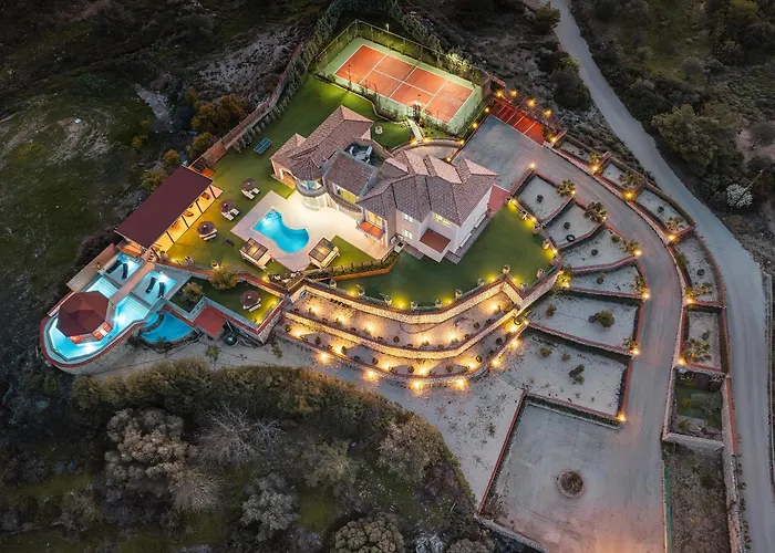 Paramithia Villa