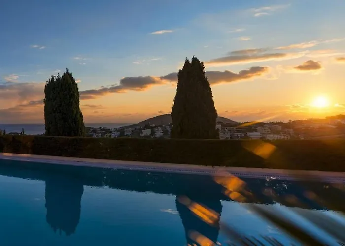 Luxurious Family Friendly Villa Anavyssos
