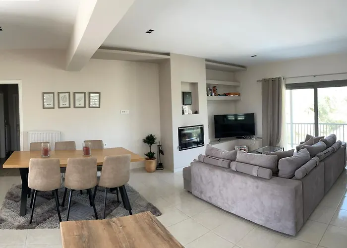 !!New!! Andriana\'S 3-Bedroom Countryside Retreat