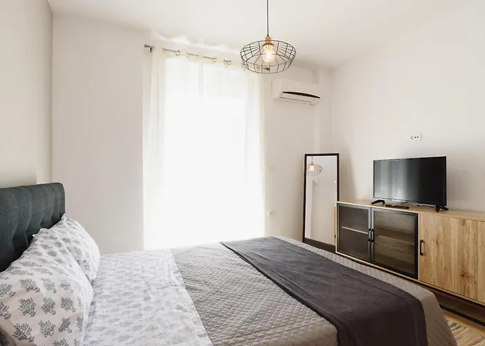 Mandraki City Center Apartments