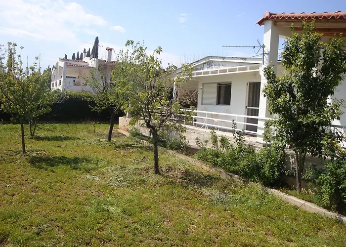Three Bedroom Country House