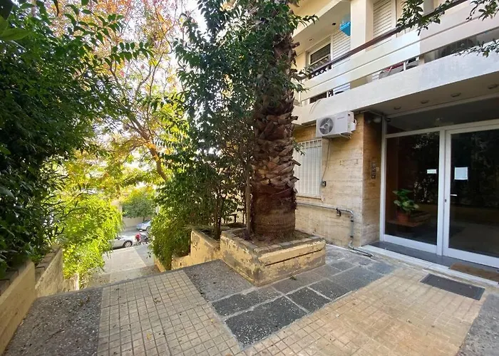 2-Bedroom Apartment In Athina