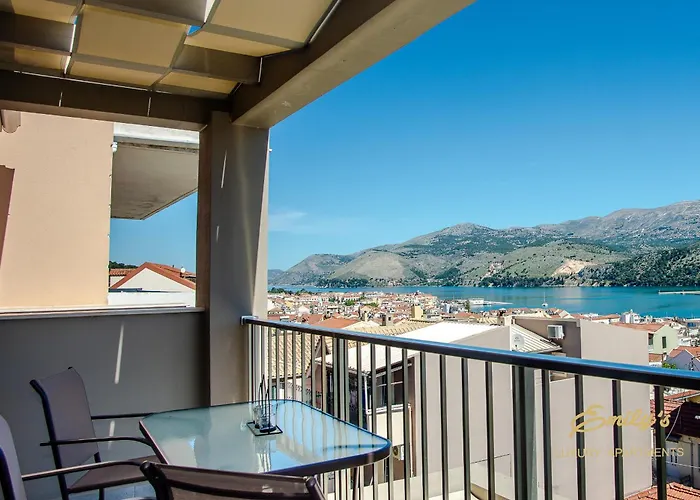 Emily\'S Luxury Apartments